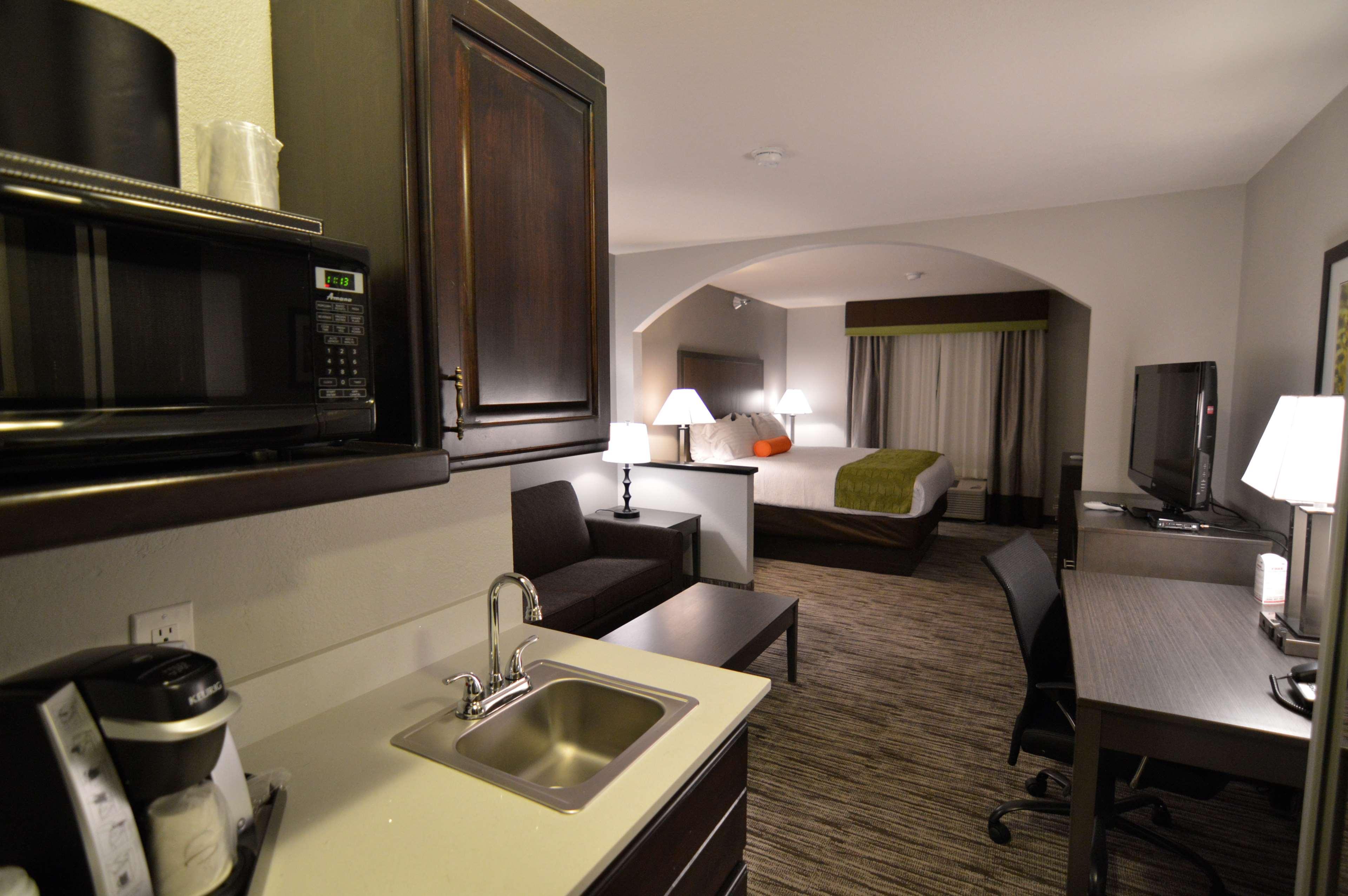 Best Western Plus Liberal Hotel & Suites Ngoại thất bức ảnh