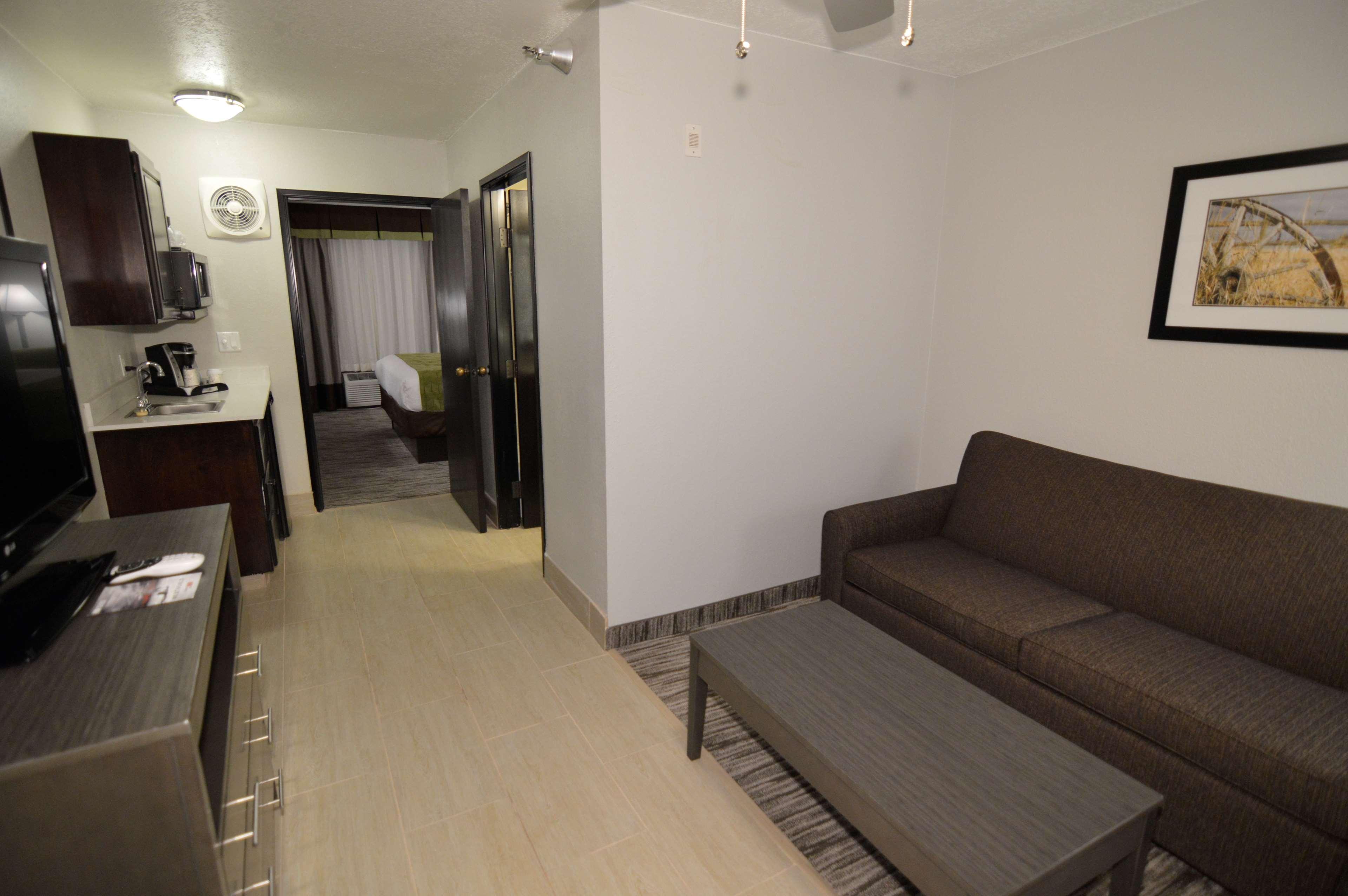 Best Western Plus Liberal Hotel & Suites Ngoại thất bức ảnh