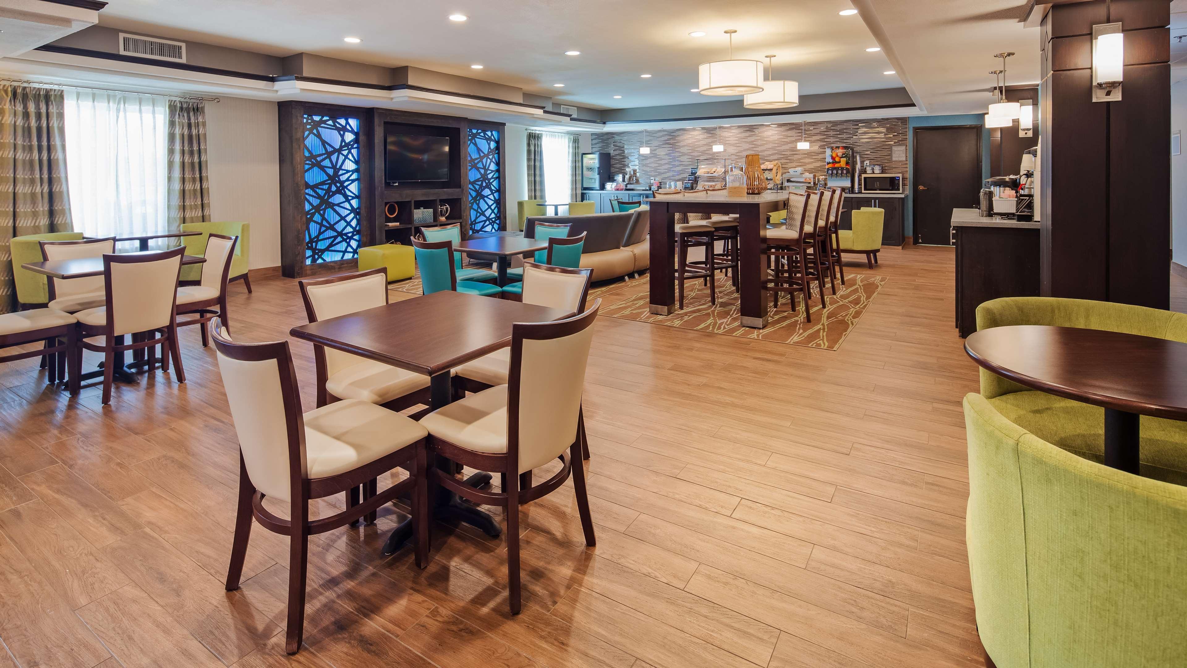 Best Western Plus Liberal Hotel & Suites Ngoại thất bức ảnh