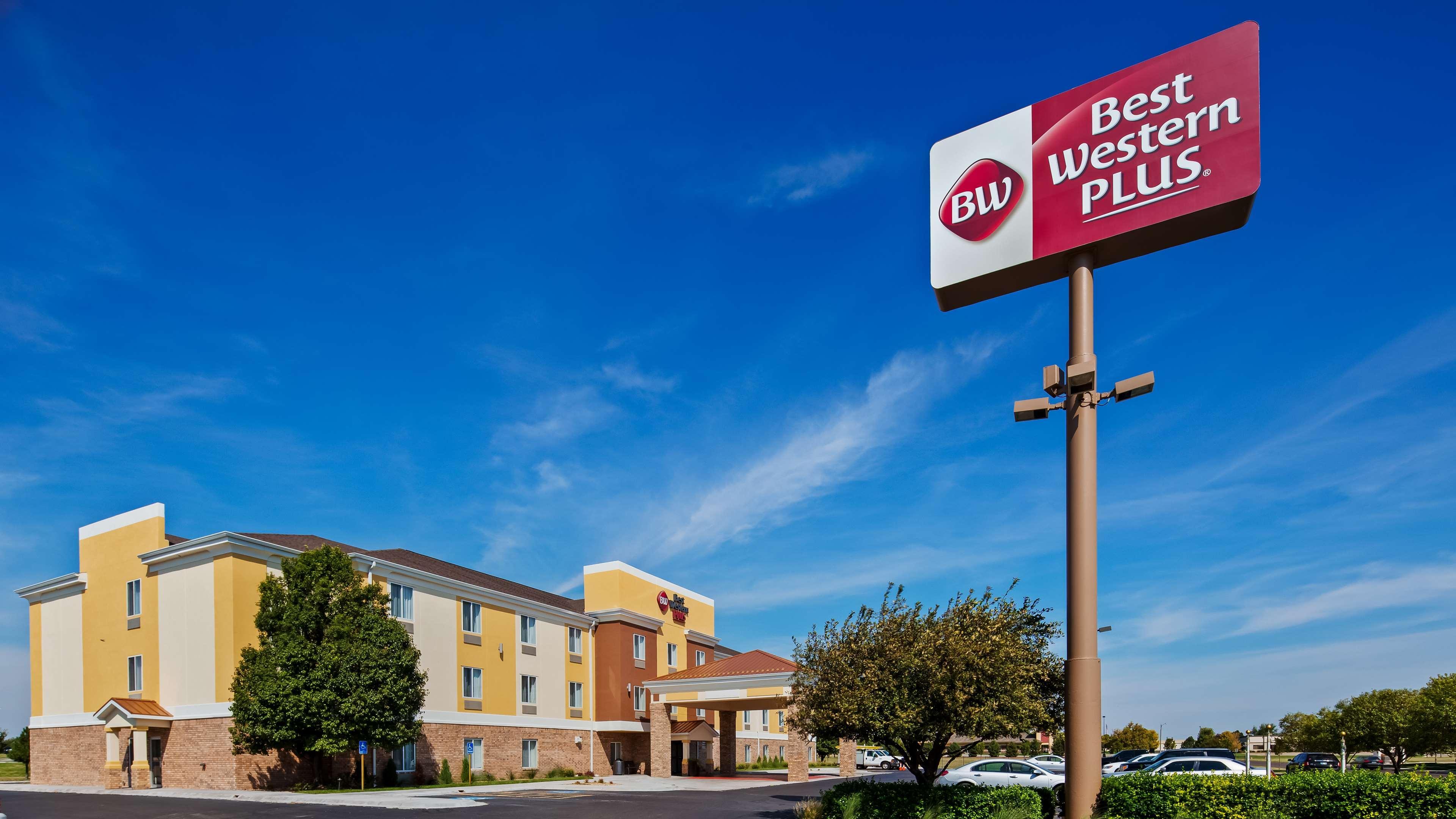 Best Western Plus Liberal Hotel & Suites Ngoại thất bức ảnh
